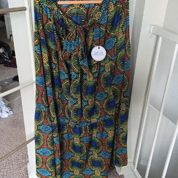 Multicolor Two Piece AFRICAN Set - Picture 4 of 7